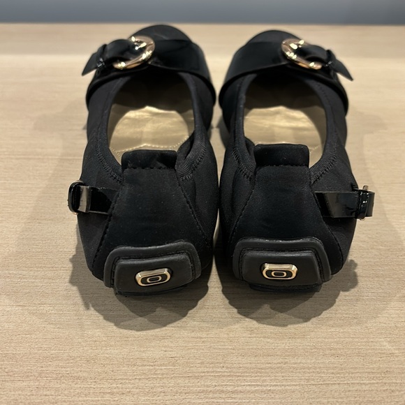 Bandolino Black Ballet Flats - Picture 5 of 6